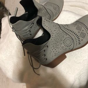 NWOT Gray booties